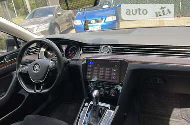 Седан Volkswagen Passat 2016 в Запорожье