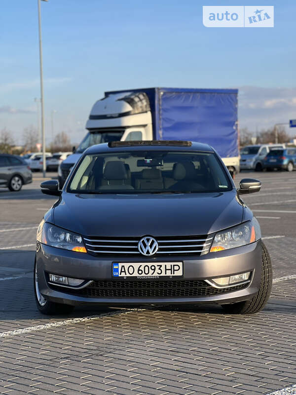 Седан Volkswagen Passat 2014 в Хусте