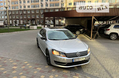 Седан Volkswagen Passat 2012 в Одесі