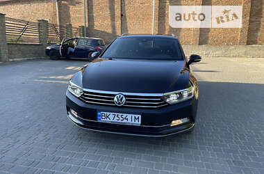 Универсал Volkswagen Passat 2018 в Здолбунове