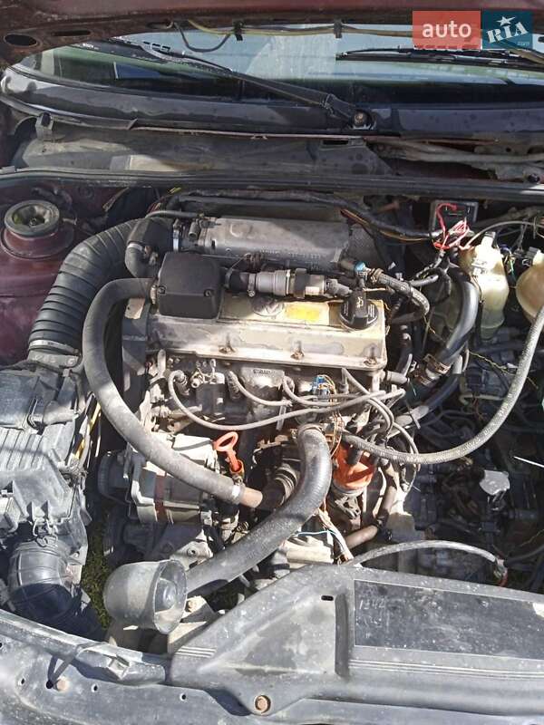 Седан Volkswagen Passat 1991 в Городенці