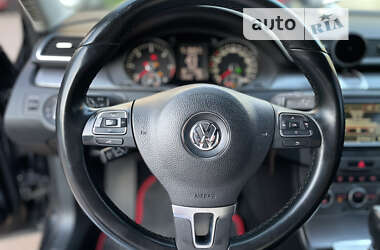 Седан Volkswagen Passat 2014 в Житомире