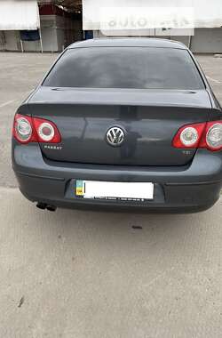 Седан Volkswagen Passat 2010 в Харкові