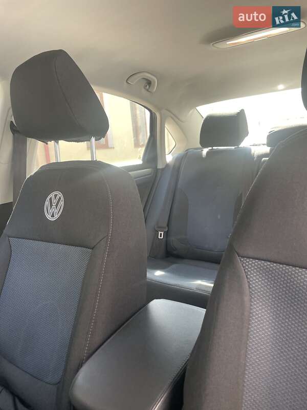 Седан Volkswagen Passat 2014 в Львове