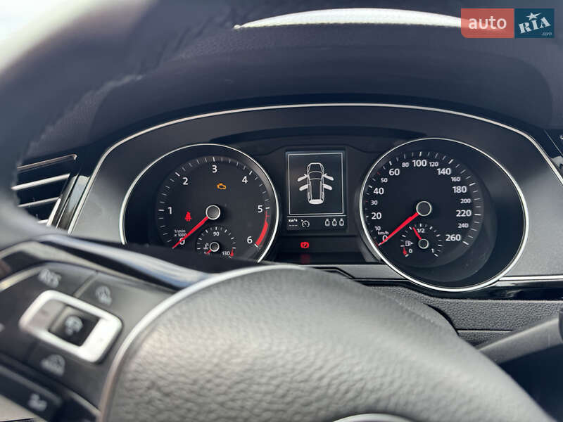 Универсал Volkswagen Passat 2016 в Львове