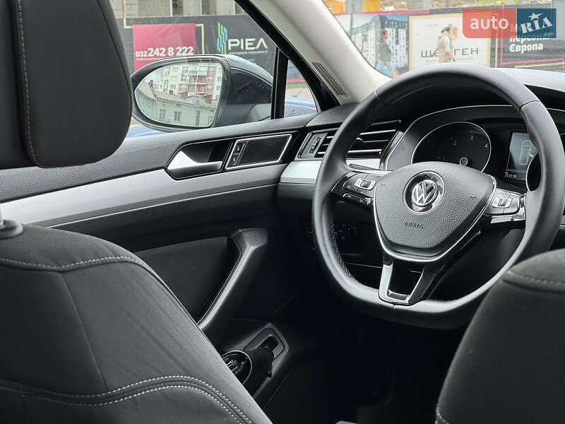 Универсал Volkswagen Passat 2016 в Львове