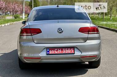 Седан Volkswagen Passat 2015 в Калуші