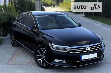 Седан Volkswagen Passat 2015 в Хмельницком