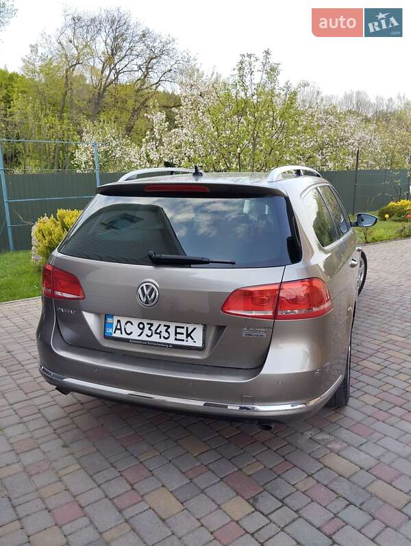 Універсал Volkswagen Passat 2011 в Луцьку