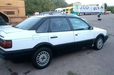 Седан Volkswagen Passat 1989 в Ровно