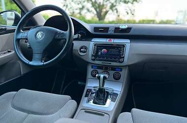 Седан Volkswagen Passat 2007 в Ровно