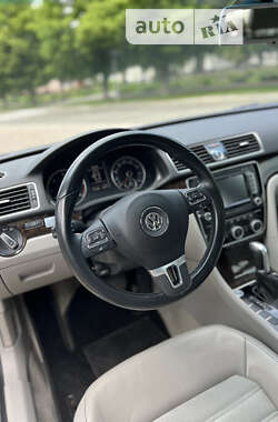 Седан Volkswagen Passat 2014 в Корсуне-Шевченковском