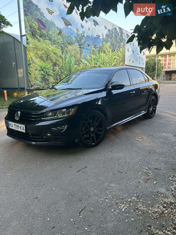 Седан Volkswagen Passat 2017 в Ірпені