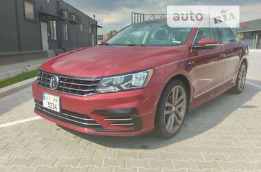 Седан Volkswagen Passat 2016 в Києві