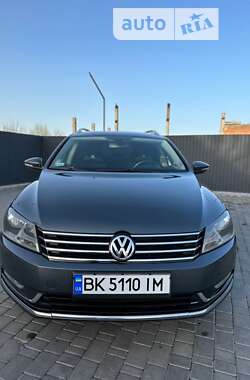 Универсал Volkswagen Passat 2012 в Ровно