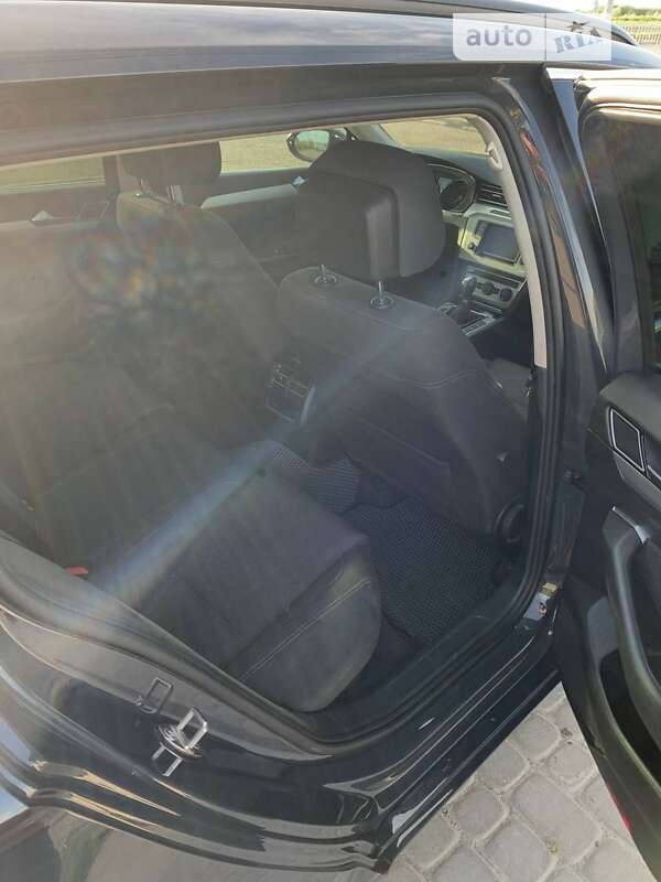 Універсал Volkswagen Passat 2015 в Львові