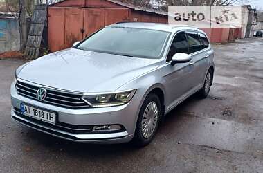 Універсал Volkswagen Passat 2015 в Києві