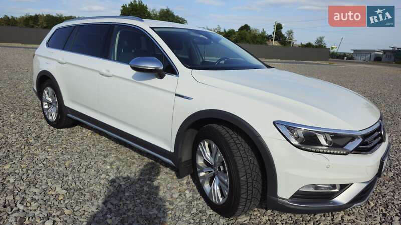 Універсал Volkswagen Passat 2017 в Глибокій