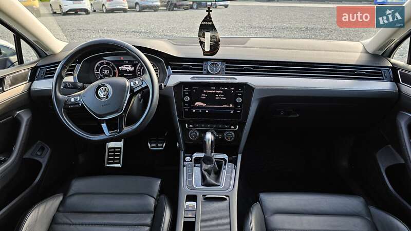 Універсал Volkswagen Passat 2017 в Глибокій