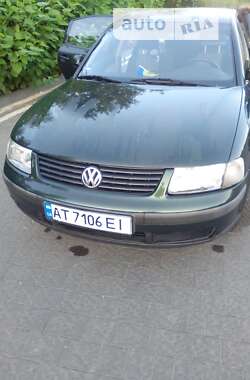 Седан Volkswagen Passat 1998 в Надвірній
