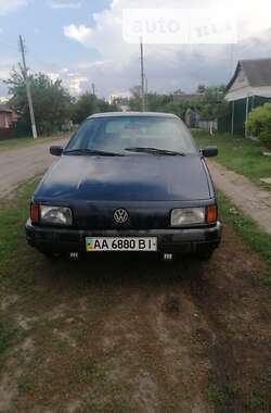 Седан Volkswagen Passat 1992 в Краснопіллі