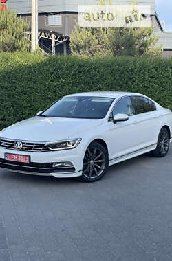 Седан Volkswagen Passat 2017 в Львове