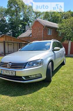 Універсал Volkswagen Passat 2012 в Чернівцях