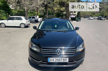 Седан Volkswagen Passat 2014 в Києві