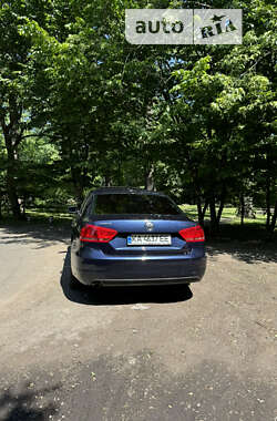 Седан Volkswagen Passat 2012 в Киеве