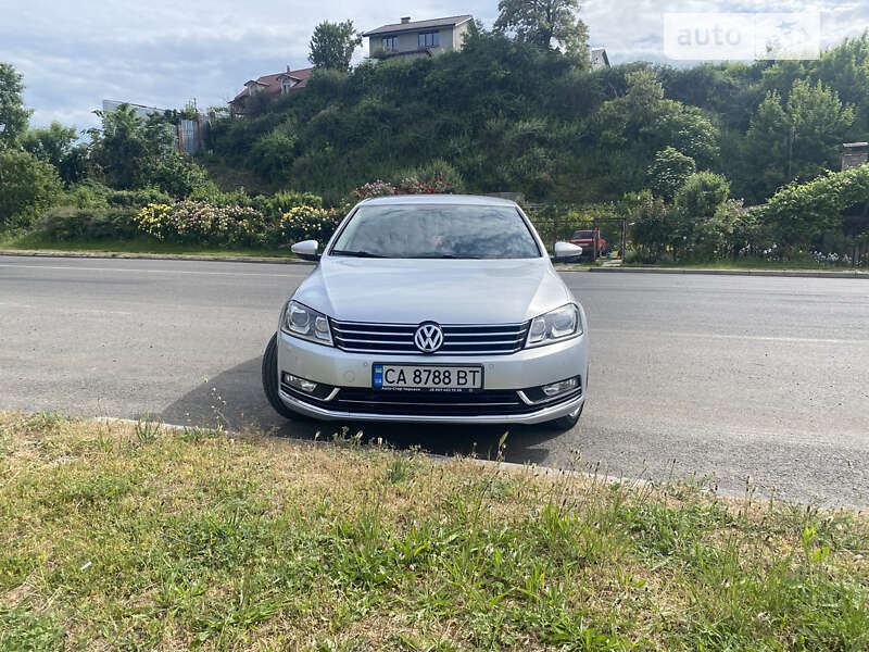 Седан Volkswagen Passat 2012 в Черкасах