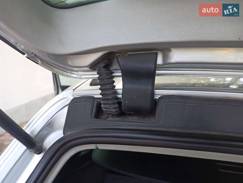 Універсал Volkswagen Passat 2006 в Зборові