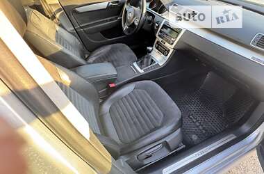 Универсал Volkswagen Passat 2011 в Киеве