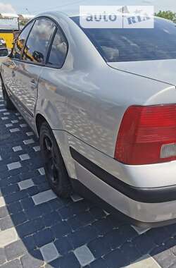 Седан Volkswagen Passat 1999 в Шепетівці