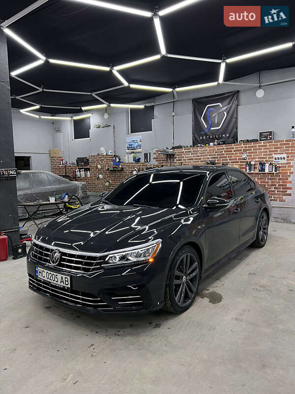 Седан Volkswagen Passat 2017 в Львові