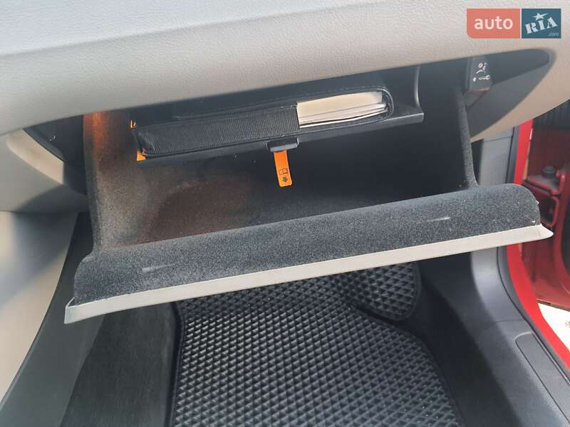 Универсал Volkswagen Passat 2010 в Ивано-Франковске