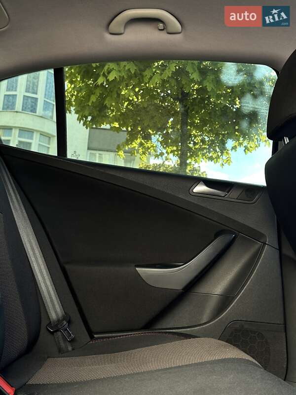 Седан Volkswagen Passat 2009 в Івано-Франківську