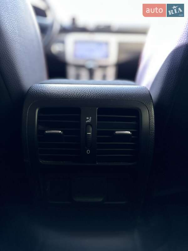 Седан Volkswagen Passat 2009 в Івано-Франківську