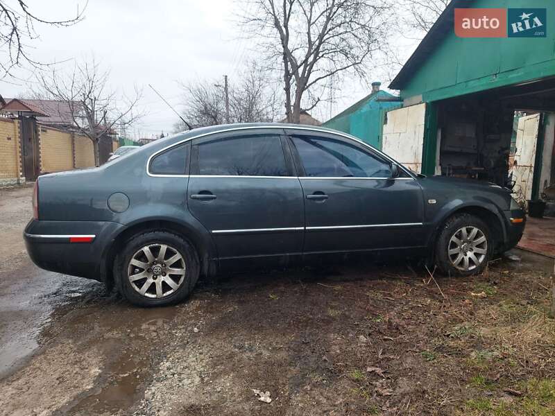 Седан Volkswagen Passat 2003 в Харкові