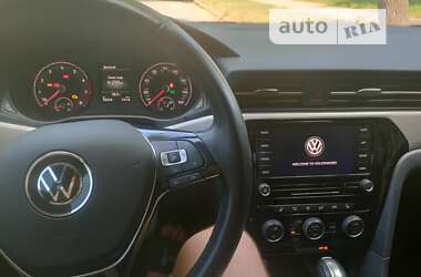 Седан Volkswagen Passat 2020 в Запорожье