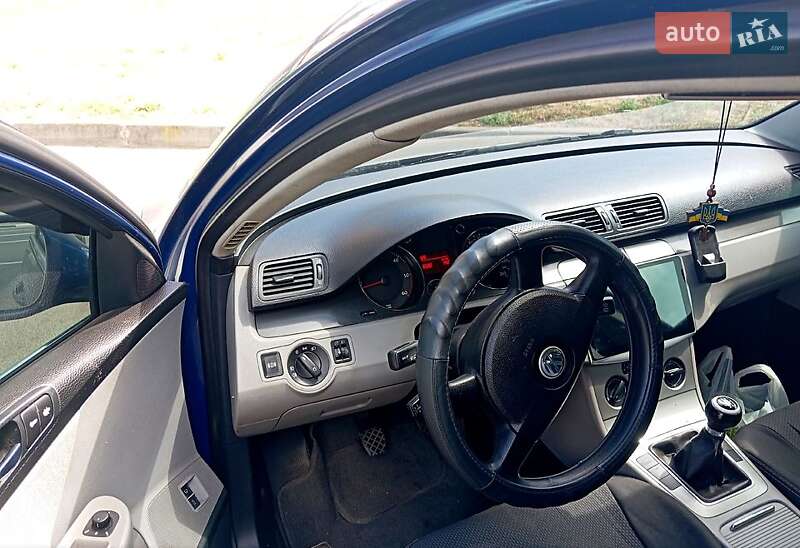Универсал Volkswagen Passat 2005 в Харькове