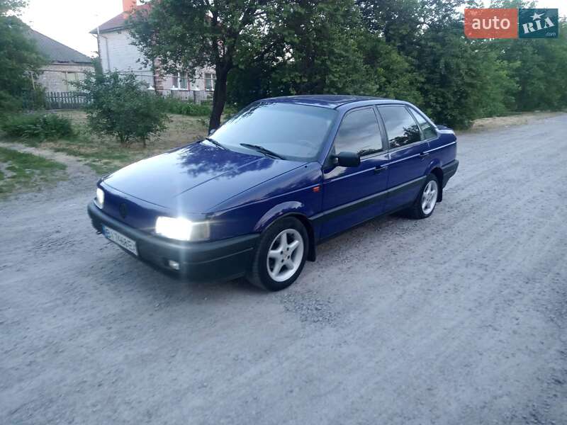 Седан Volkswagen Passat 1993 в Кременчуге фото 10 Седан Volkswagen Passat 1993 в Кременчуге