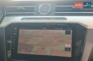 Седан Volkswagen Passat 2015 в 