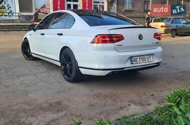Седан Volkswagen Passat 2015 в 