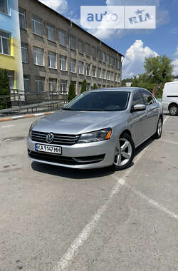 Седан Volkswagen Passat 2014 в Киеве