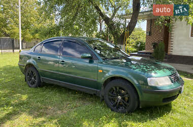 Седан Volkswagen Passat 1997 в Каменец-Подольском