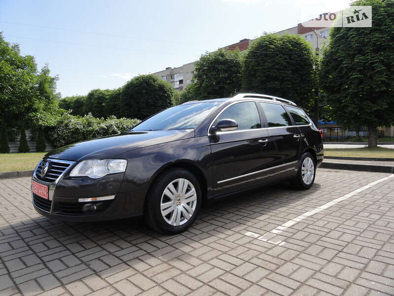 Універсал Volkswagen Passat 2010 в Луцьку