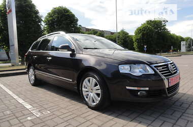 Універсал Volkswagen Passat 2010 в Луцьку