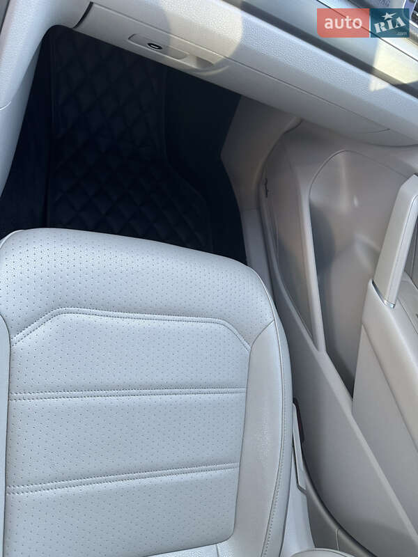 Седан Volkswagen Passat 2017 в Івано-Франківську