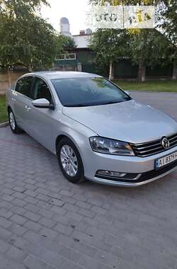 Седан Volkswagen Passat 2012 в Дубні