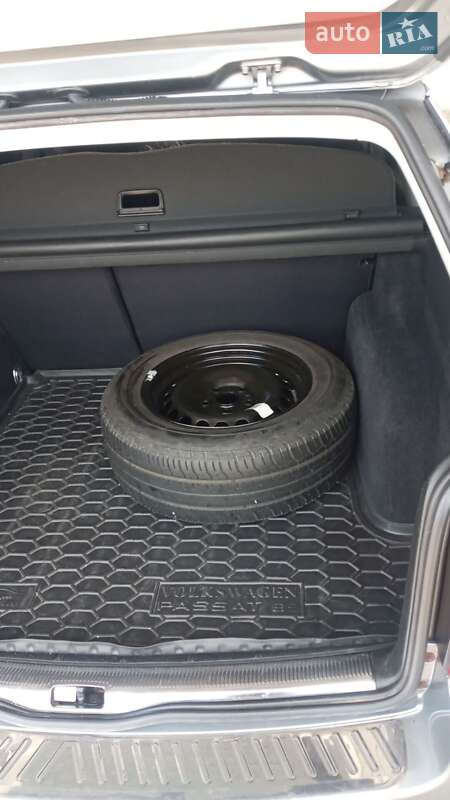Универсал Volkswagen Passat 2002 в Запорожье